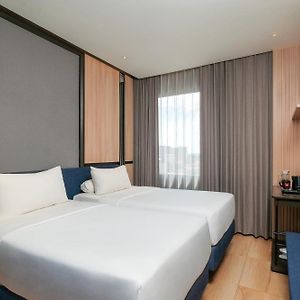 Classic Zimmer mit zwei Einzelbetten und mit Stadtblick